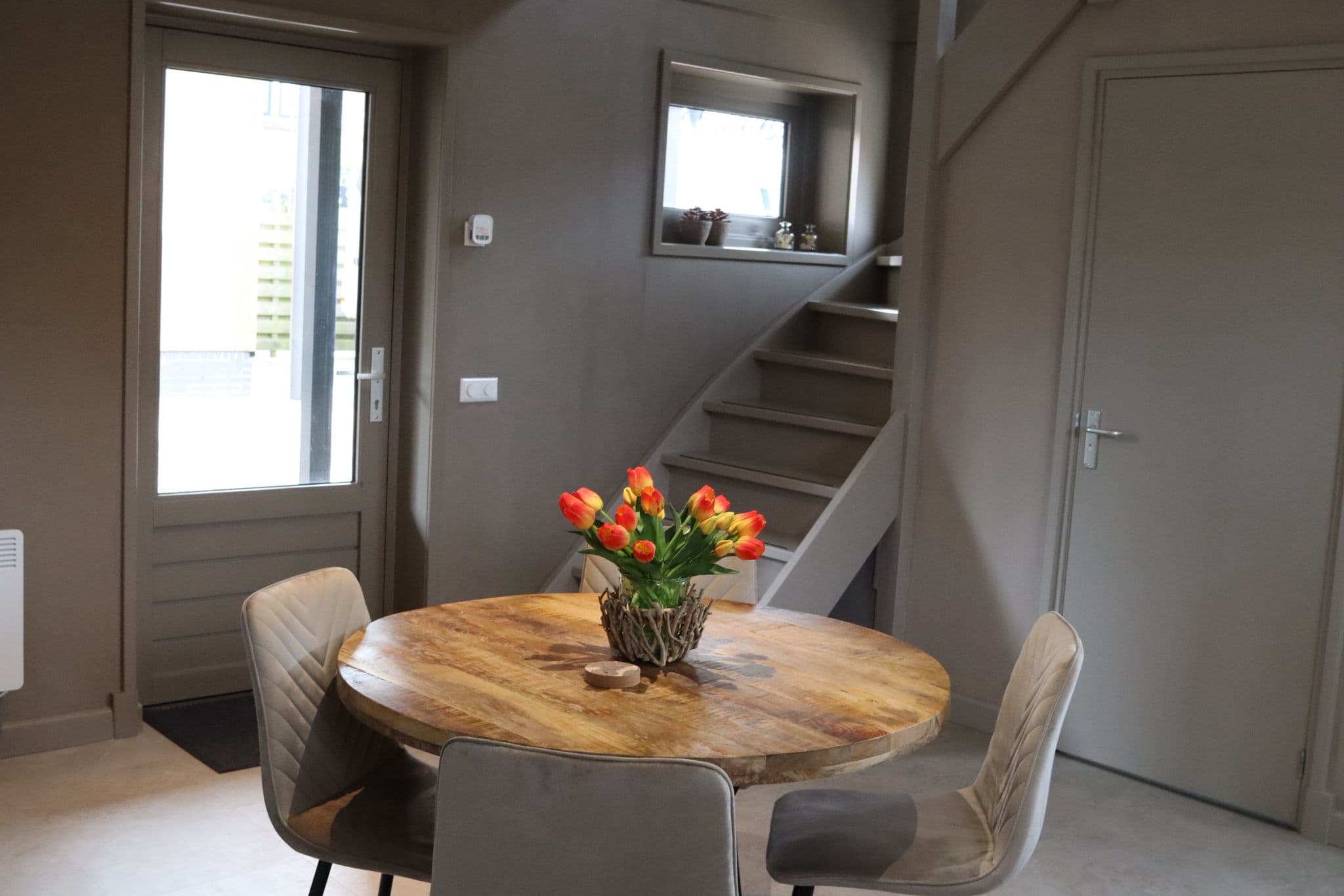 Luxe regendouche met groen marmer